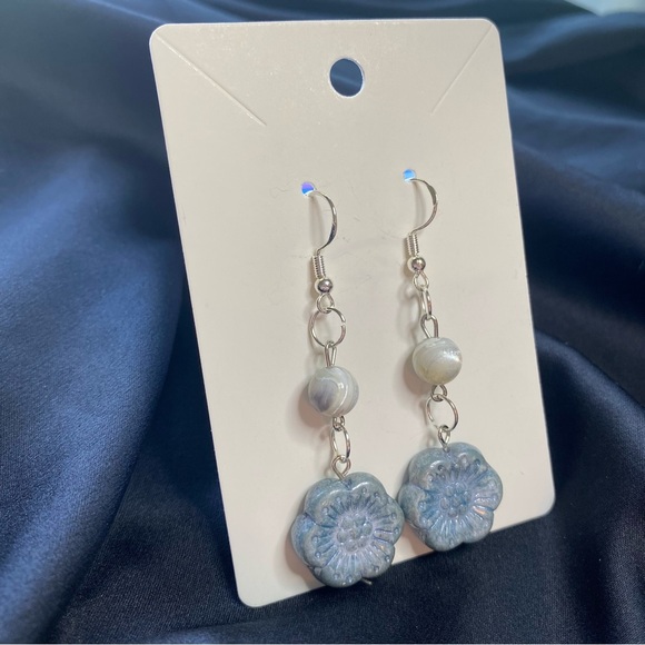 Blue Willow Boutique Earrings - Picture 2 of 4